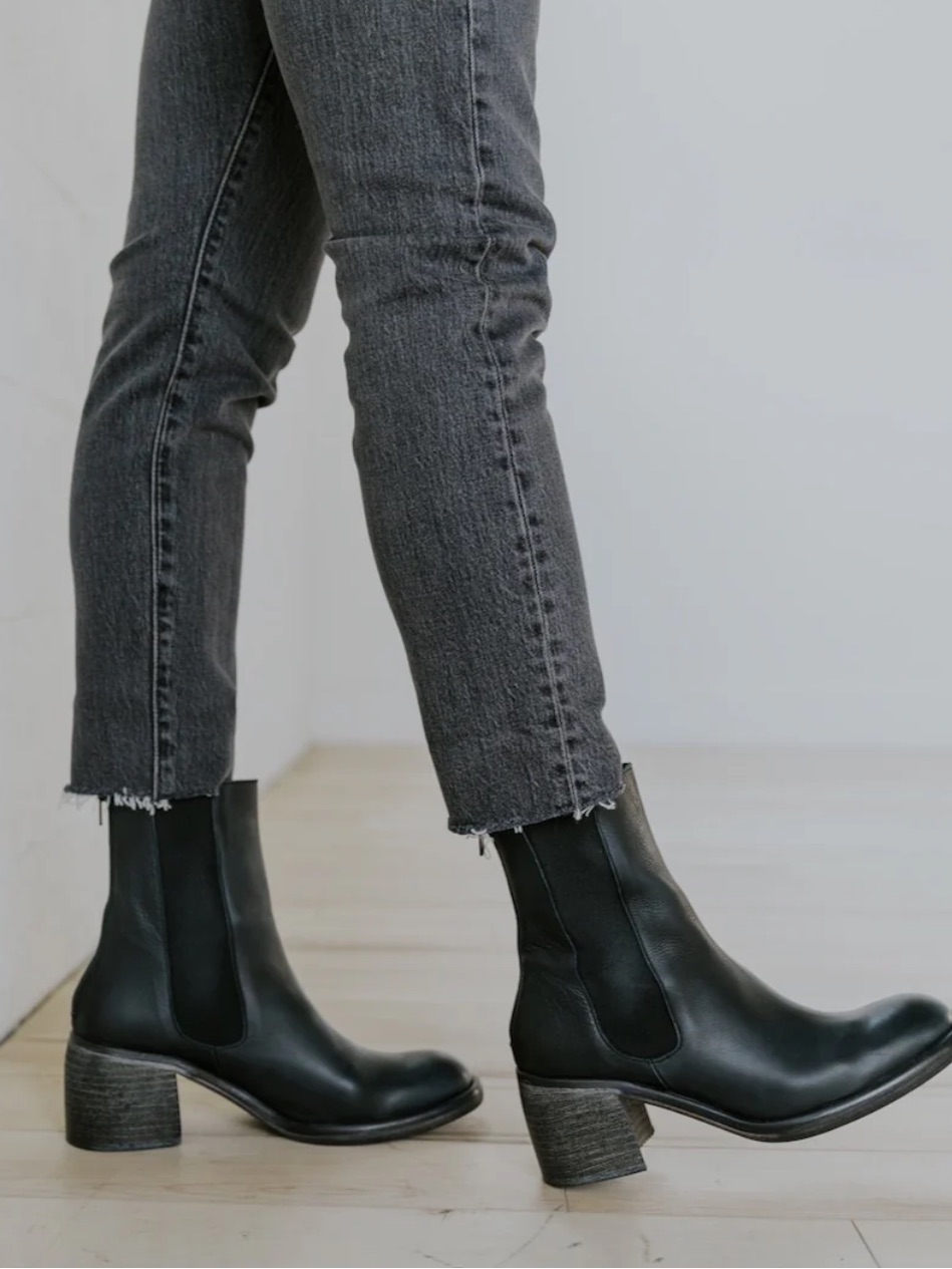 Free People Black Chelsea Ankle Boots Size 36
